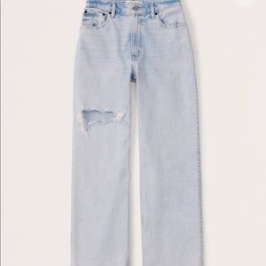 Abercrombie Curve Love High Rise 90s Relaxed Jean SIZE 27 **NEVER WORN**